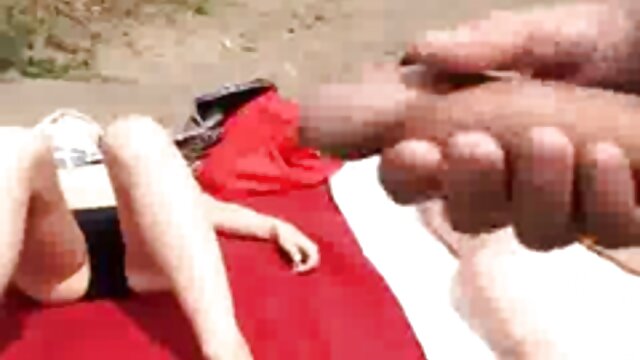 लाल बालों वाली लड़की है जो सुबह में जाग, सेक्सी वीडियो एचडी हिंदी फुल मूवी और एक सुंदर श्यामला के साथ अश्लील